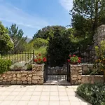 Tessa Apartment With Terrace, Free Wi-Fi/Parking