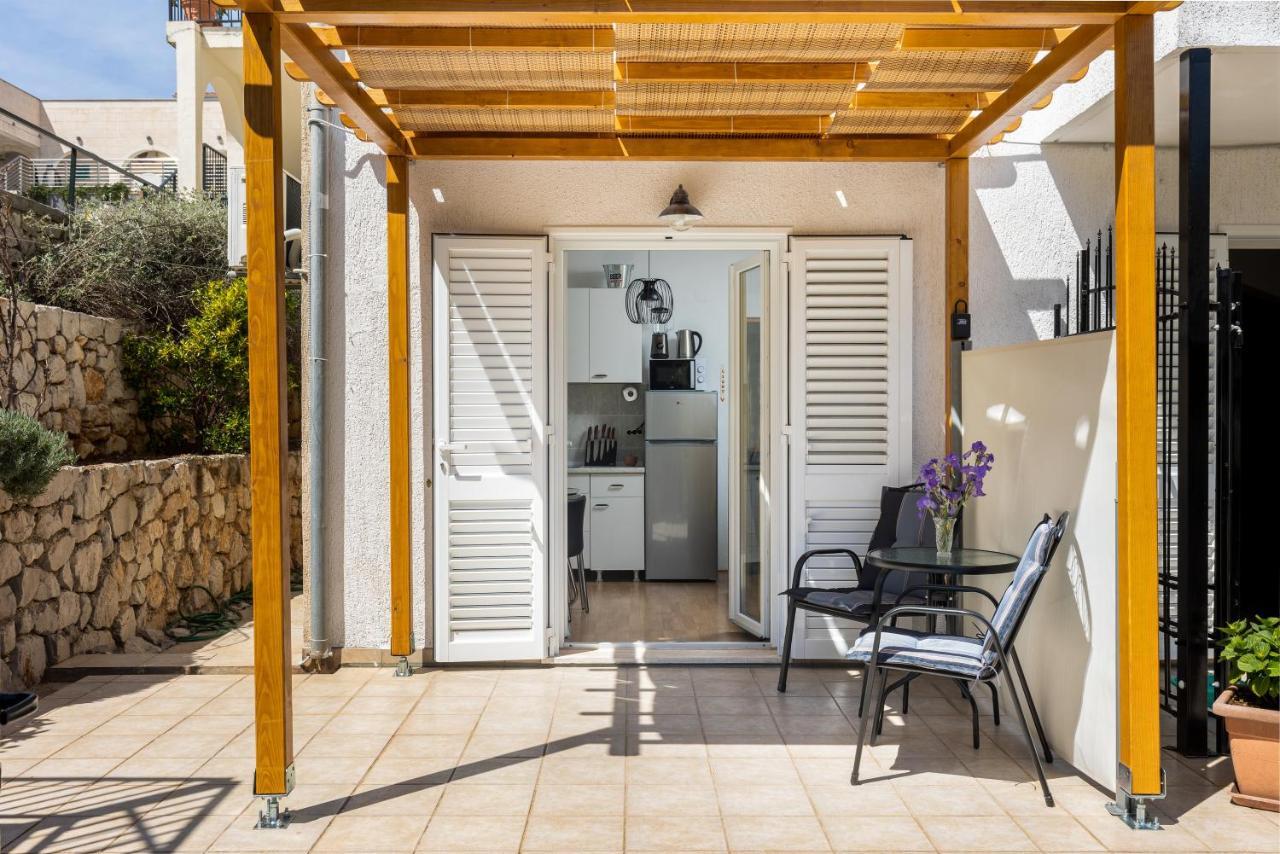Apartment Tessa With Terrace, Free Wi-fi/parking